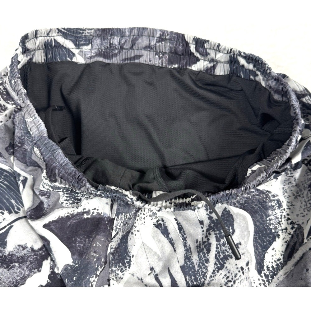 Lululemon 9" Pace Breaker Shorts Men Large Lined Tropical Shadow Sea Salt Palm - Picture 8 of 15